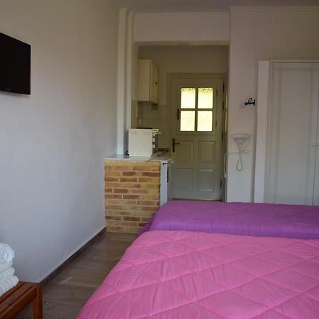 Rising Sun Apartments & Studios Benitses  Quarto foto